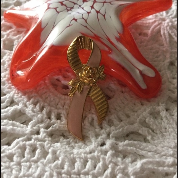 Vintage Avon Breast Cancer Pin Jewelry - Picture 1 of 3